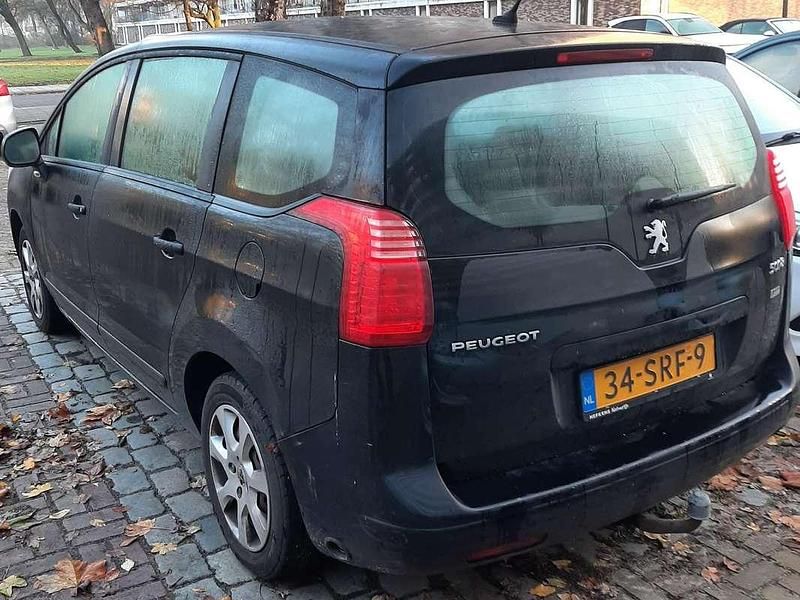 Zwart Occasion 2011 Peugeot 5008 Access MPV | € 3.300 (Eerlijke prijs) - Afbeelding 1/4