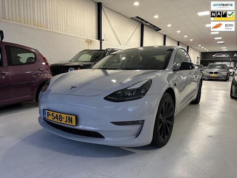 Grijs Gebruikt 2022 Tesla Model 3 Long Range AWD Sedan | € 24.950 (Eerlijke prijs) - Afbeelding 1/4