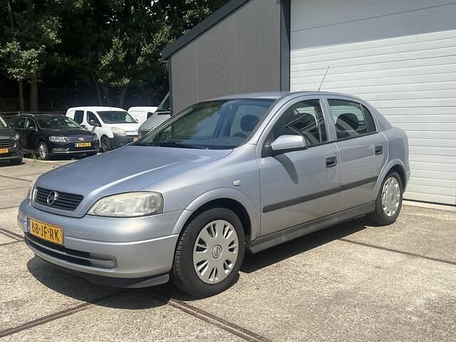 Grijs Occasion 2002 Opel Astra Edition Hatchback | € 1.250 (Eerlijke prijs) - Afbeelding 1/4