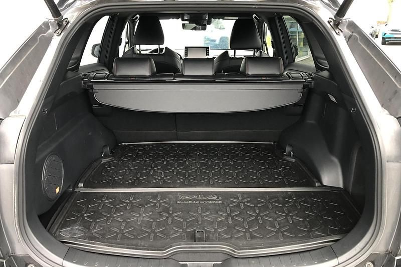 Occasion Toyota RAV4 Hybrid Plus 306 PK (225 kW) 2026 Grijs SUV