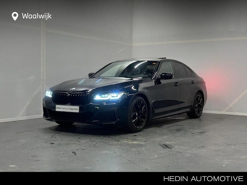 Zwart Gebruikt 2021 BMW 540 Executive Sedan | € 48.880 (Eerlijke prijs) - Afbeelding 1/4
