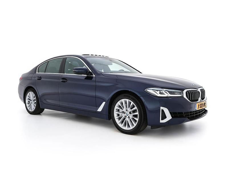 Blauw (metallic) Gebruikt 2020 BMW 540 Executive Sedan | € 34.745 - Afbeelding 1/4