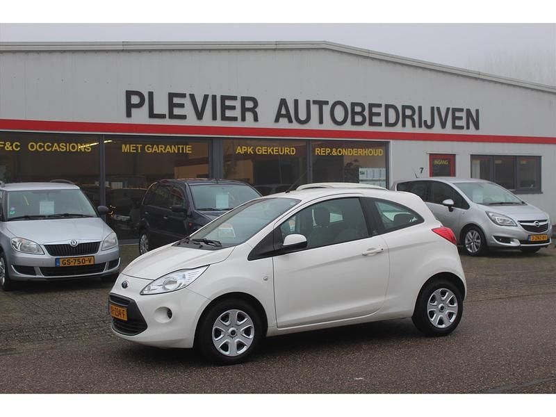 Wit Gebruikt 2015 Ford Ka Hatchback | € 4.495 (Eerlijke prijs) - Afbeelding 1/4