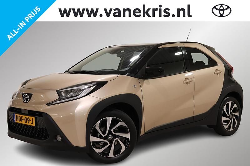 Beige Occasion 2025 Toyota Aygo X Pulse SUV | € 19.999 (Eerlijke prijs) - Afbeelding 1/4
