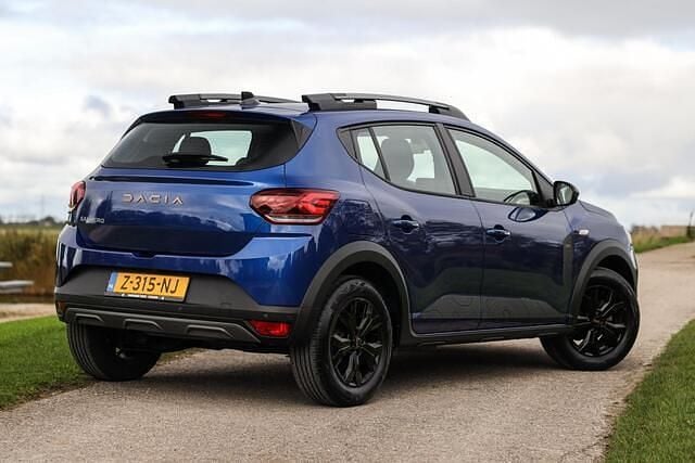 Blauw Gebruikt 2024 Dacia Sandero Extreme Hatchback | € 18.940 (Goede deal) - Afbeelding 1/2