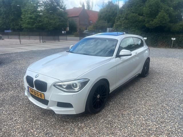 Wit Gebruikt 2012 BMW 116 M Sport Hatchback | € 7.995 (Goede deal) - Afbeelding 1/4