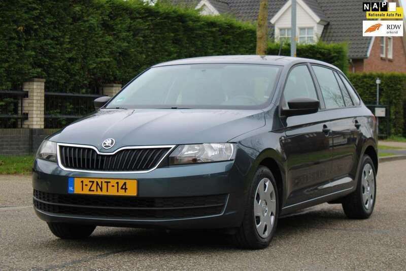 Grijs, metallic lak Gebruikt 2014 Skoda Rapid Active Hatchback | € 4.995 (Eerlijke prijs) - Afbeelding 1/4