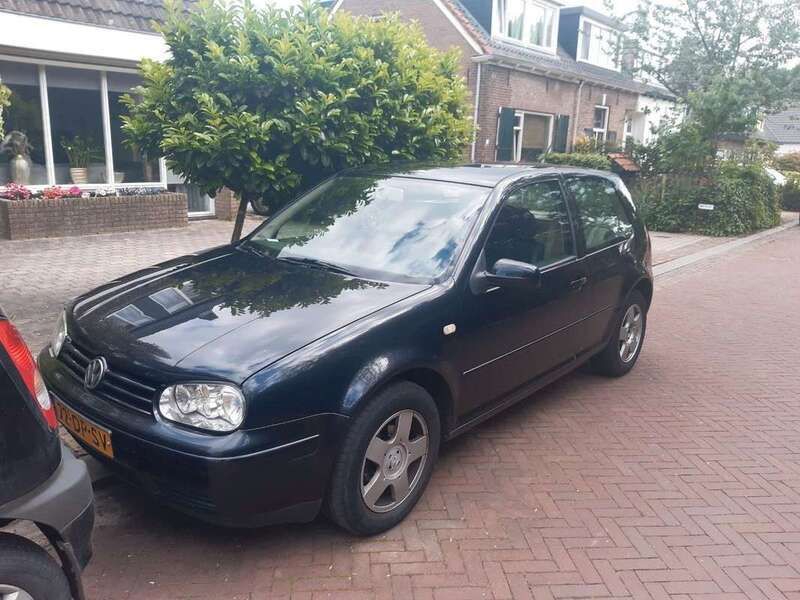 Zwart Gebruikt 1999 VW Golf IV Highline Hatchback | € 750 (Eerlijke prijs) - Afbeelding 1/4