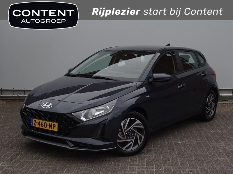 Petrol grey (grijs metallic) Gebruikt 2024 Hyundai i20 Comfort Hatchback | € 19.940 (Eerlijke prijs) - Afbeelding 1/4