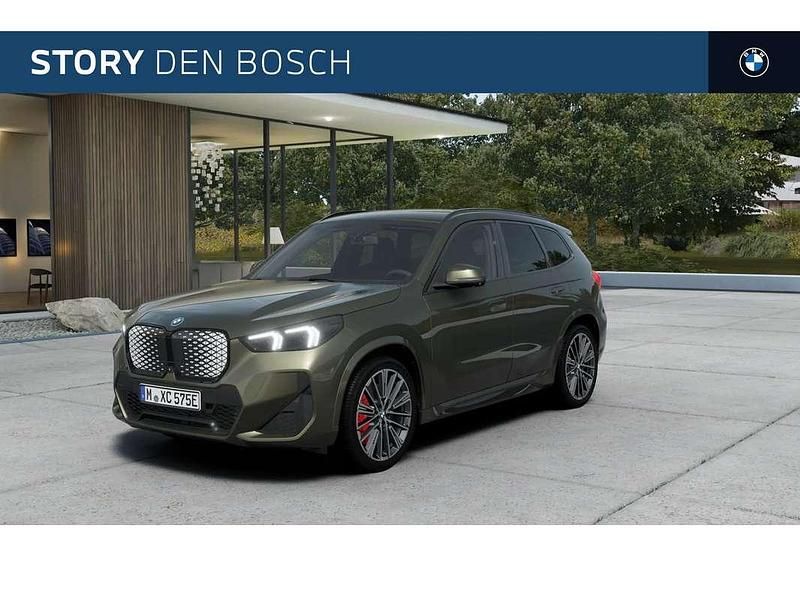 Groen Nieuw 2025 BMW iX1 Comfort Edition SUV | € 60.029 (Eerlijke prijs) - Afbeelding 1/4