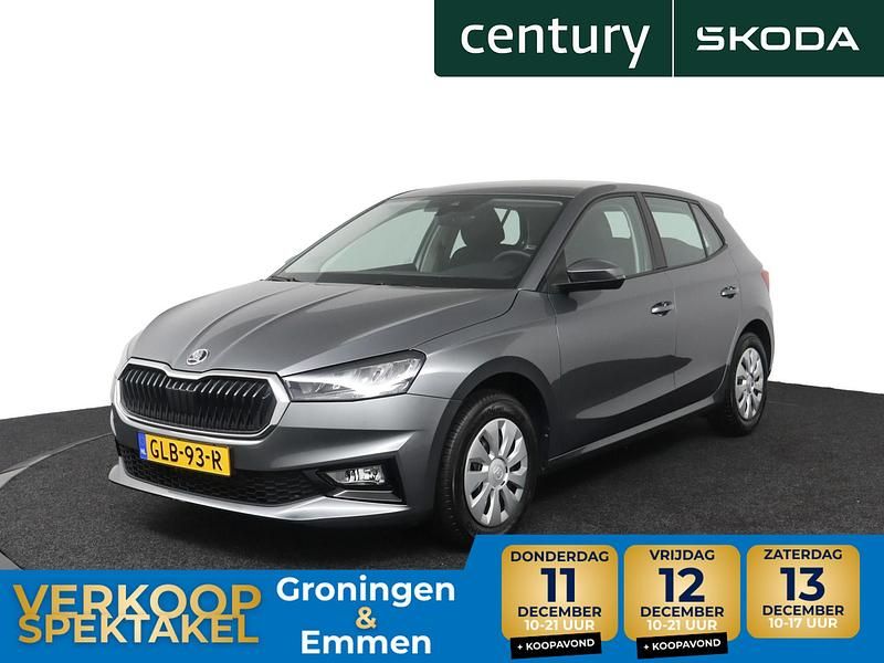 Grijs Gebruikt 2024 Skoda Fabia Selection Hatchback | € 19.895 (Eerlijke prijs) - Afbeelding 1/4