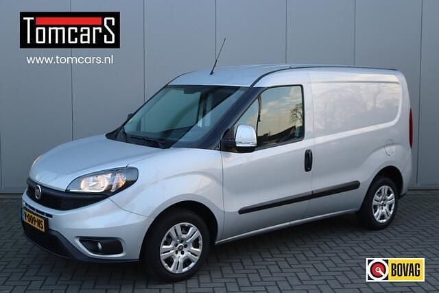 Grijs Occasion 2018 Fiat Doblò MPV | € 6.950 (Goede deal) - Afbeelding 1/4