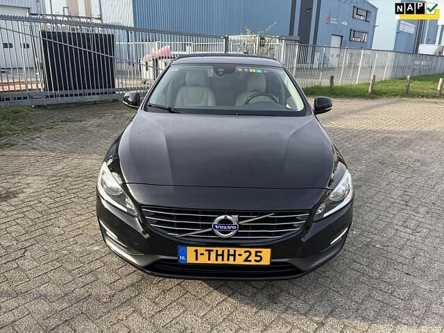 Zwart Gebruikt 2014 Volvo V60 Momentum Stationwagen | € 4.399 (Eerlijke prijs) - Afbeelding 1/4