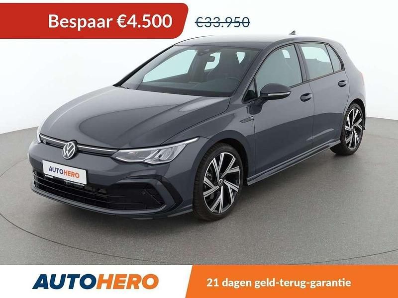 Grijs Gebruikt 2023 VW Golf VIII R-line Hatchback | € 29.649 (Super prijs) - Afbeelding 1/3