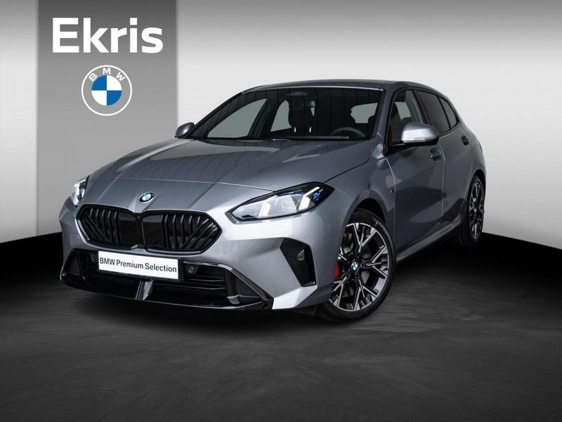 Grijs Gebruikt 2024 BMW 120 Shadowline Hatchback | € 44.485 (Eerlijke prijs) - Afbeelding 1/4