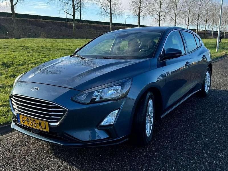 Blauw Occasion 2019 Ford Focus Titanium Hatchback | € 9.500 (Eerlijke prijs) - Afbeelding 1/4