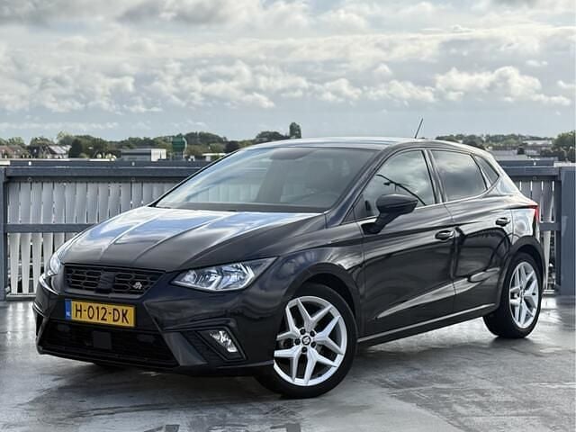 Zwart Gebruikt 2020 Seat Ibiza FR Hatchback | € 14.740 (Eerlijke prijs) - Afbeelding 1/4