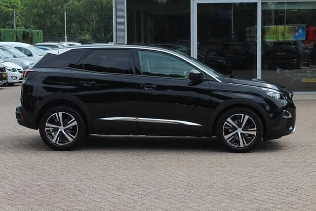 Zwart Gebruikt 2019 Peugeot 3008 GT-line SUV | € 22.550 (Goede deal) - Afbeelding 1/4
