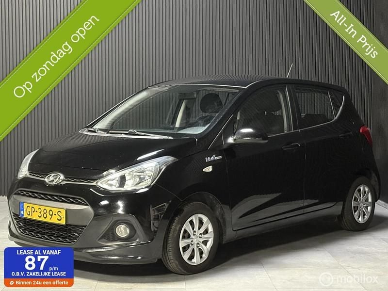 Zwart Gebruikt 2015 Hyundai i10 Comfort Hatchback | € 5.299 (Eerlijke prijs) - Afbeelding 1/4