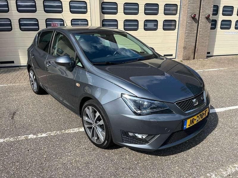 Grijs Gebruikt 2016 Seat Ibiza FR MPV | € 9.950 (Duur) - Afbeelding 1/4