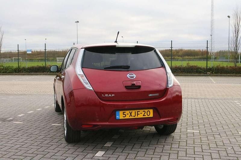 Occasion Nissan Leaf Acenta 80 kW (109 PK) 2014 Rood Hatchback