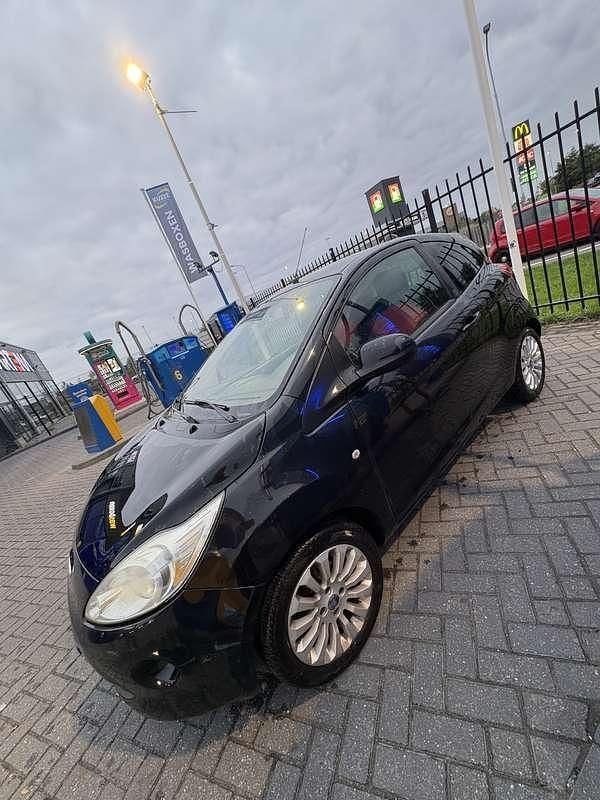 Zwart Gebruikt 2009 Ford Ka Trend Hatchback | € 1.500 (Goede deal) - Afbeelding 1/4