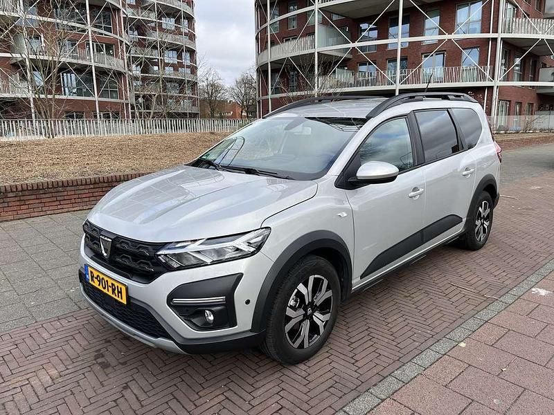 Grijs Occasion 2022 Dacia Jogger MPV | € 17.000 (Eerlijke prijs) - Afbeelding 1/4