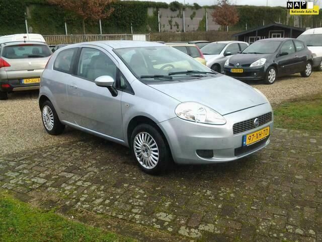 Grijs Gebruikt 2007 Fiat Grande Punto Dynamic Hatchback | € 3.290 (Iets duurder) - Afbeelding 1/4