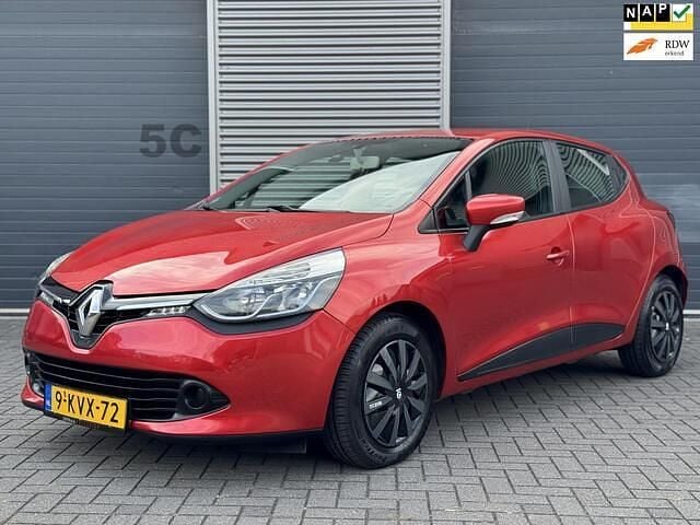 Rood Gebruikt 2013 Renault Clio IV Expression Hatchback | € 3.650 (Eerlijke prijs) - Afbeelding 1/4