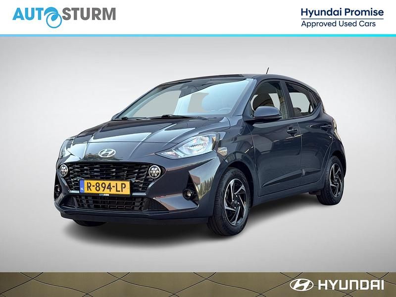 Grijs Gebruikt 2022 Hyundai i10 Comfort Hatchback | € 15.749 (Eerlijke prijs) - Afbeelding 1/4