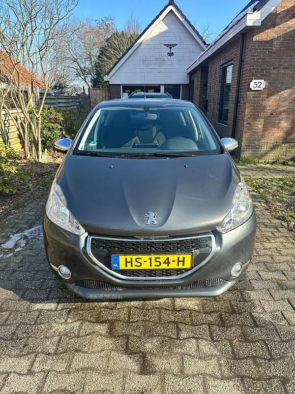 Occasion Peugeot 208 Style 82 PK (60 kW) 2016 Grijs (metallic) Hatchback