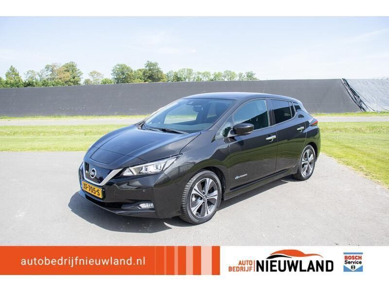 Zwart Gebruikt 2018 Nissan Leaf Tekna Hatchback | € 11.950 (Duur) - Afbeelding 1/4