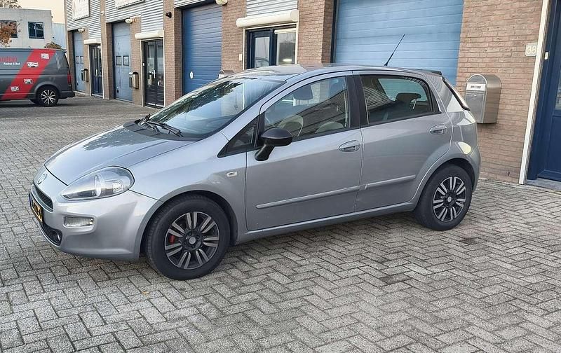 Grijs Gebruikt 2012 Fiat Punto Easy Hatchback | € 4.999 (Iets duurder) - Afbeelding 1/4