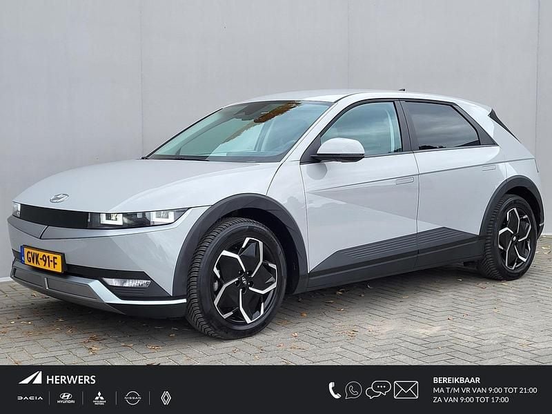 Cyber gray metallic (c5g) Gebruikt 2024 Hyundai Ioniq 6 Sedan | € 37.885 (Eerlijke prijs) - Afbeelding 1/4
