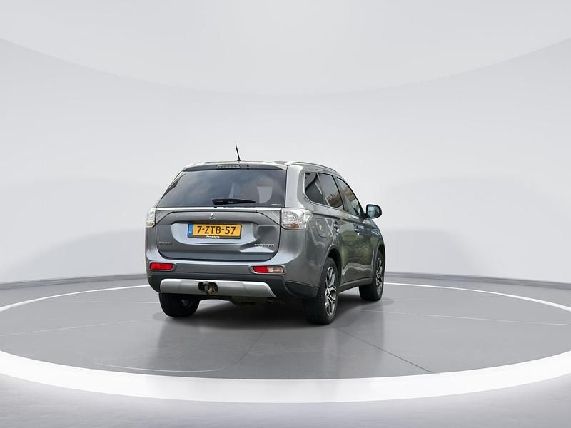 Occasion Mitsubishi Outlander Edition 203 PK (149 kW) 2015 Grijs SUV
