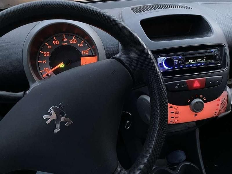 Grijs Gebruikt 2009 Peugeot 107 Hatchback | € 1.250 (Super prijs) - Afbeelding 1/4