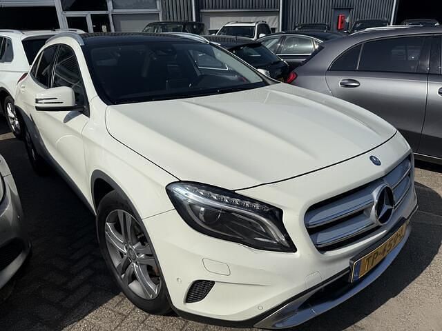 Wit Gebruikt 2016 Mercedes GLA180 Prestige SUV | € 12.999 (Super prijs) - Afbeelding 1/4