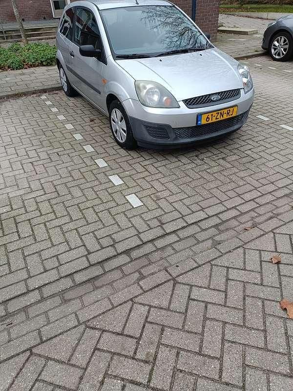 Zilver Gebruikt 2008 Ford Fiesta Cool & Sound Edition Hatchback | € 1.650 (Goede deal) - Afbeelding 1/4