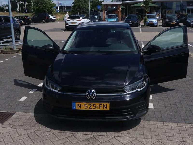 Zwart Gebruikt 2021 VW Polo Life Hatchback | € 14.500 (Eerlijke prijs) - Afbeelding 1/4