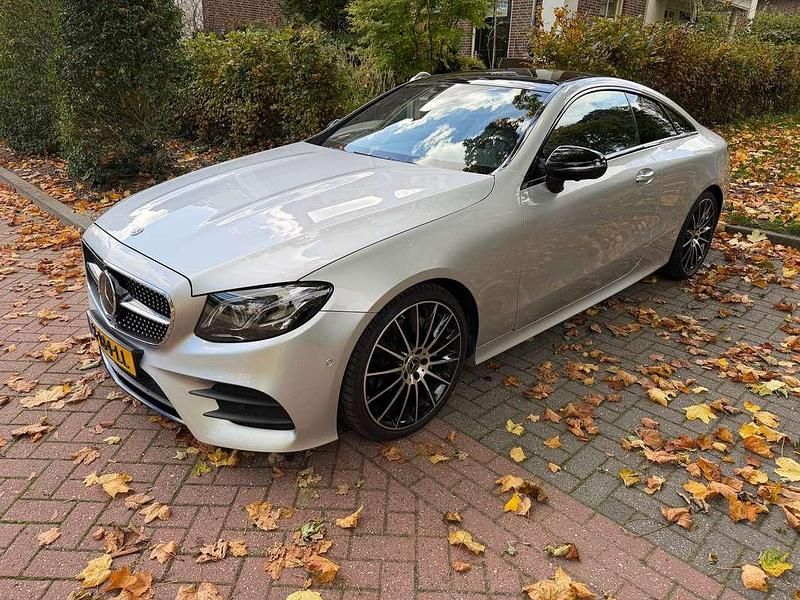 Zilver Gebruikt 2020 Mercedes E200 Premium Plus Coupé | € 37.999 (Eerlijke prijs) - Afbeelding 1/4