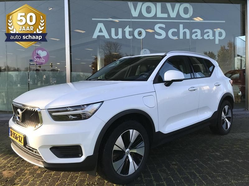 Wit Gebruikt 2020 Volvo XC40 Momentum SUV | € 26.900 (Eerlijke prijs) - Afbeelding 1/4