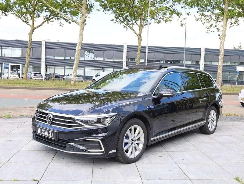 Occasion 2022 VW Passat GTE Stationwagen | € 19.500 (Goede deal) - Afbeelding 1/4