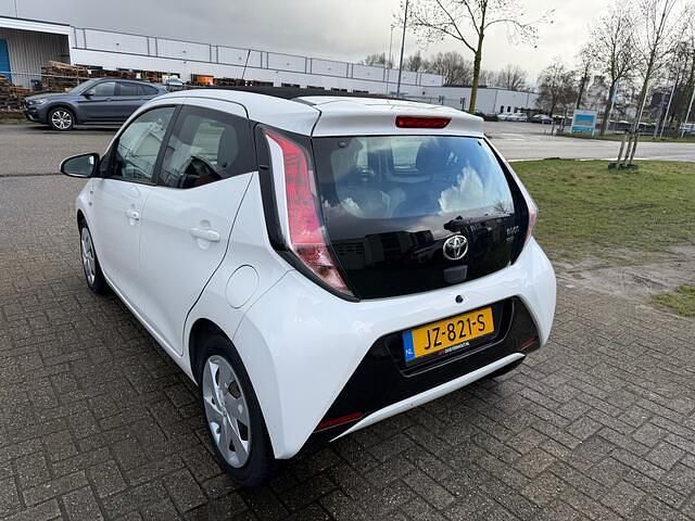 Occasion Toyota Aygo X-wave 69 PK (50 kW) 2016 Wit Hatchback