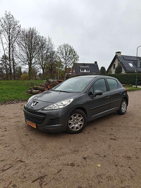 Zilver Gebruikt 2010 Peugeot 207 Hatchback | € 1.299 (Super prijs) - Afbeelding 1/4
