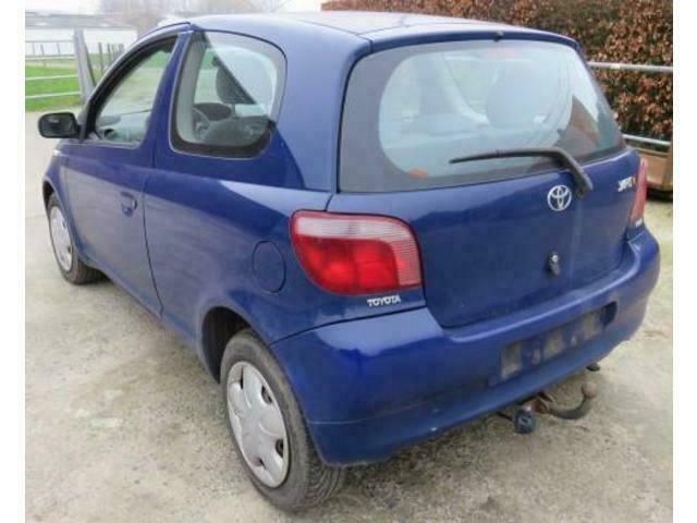 Occasion Toyota Yaris 86 PK (63 kW) 2001 Blauw Hatchback
