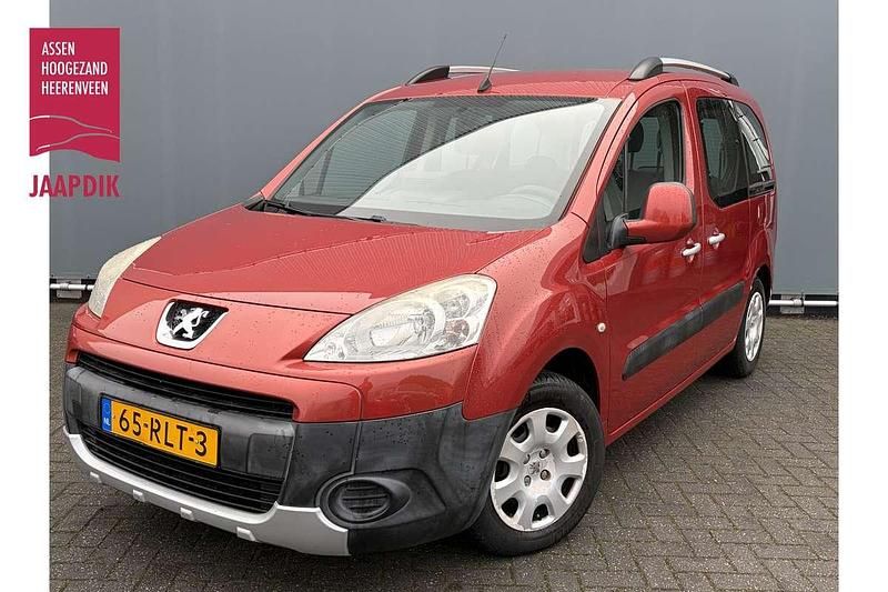 Rood Occasion 2011 Peugeot Partner Tepee MPV | € 5.899 (Eerlijke prijs) - Afbeelding 1/4