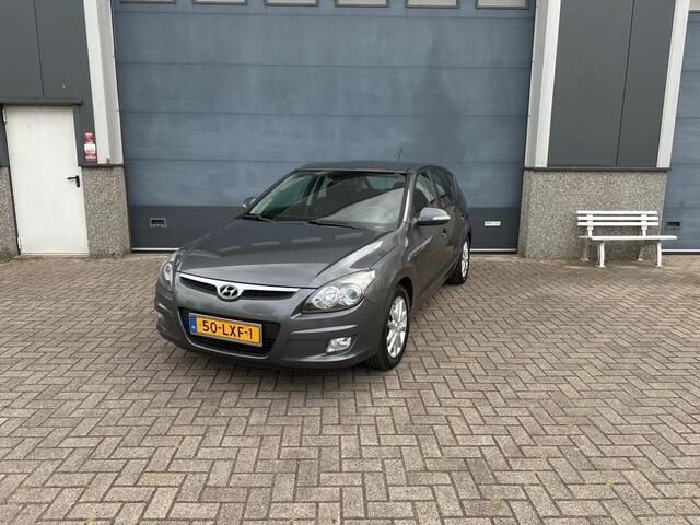 Grijs Gebruikt 2010 Hyundai i30 Style Hatchback | € 2.850 (Goede deal) - Afbeelding 1/4