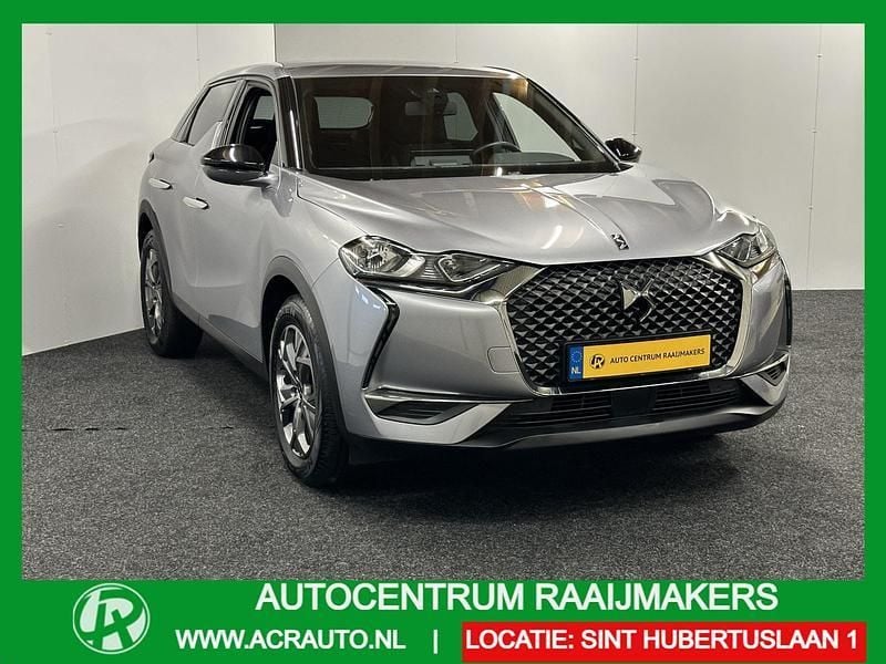 Grijs, metallic lak Gebruikt 2022 DS Automobiles DS3 Crossback SUV | € 16.735 (Goede deal) - Afbeelding 1/2