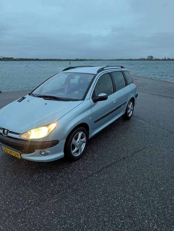 Blauw Gebruikt 2002 Peugeot 206 Stationwagen | € 950 (Goede deal) - Afbeelding 1/4