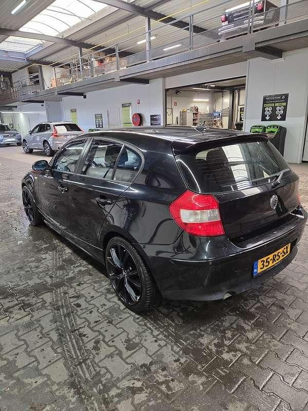 Occasion BMW 118 Executive 129 PK (94 kW) 2005 Zwart Hatchback
